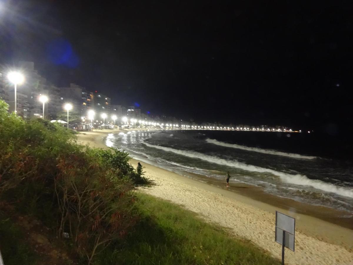 Apartment Magnifico Apartamento: Beachfront Charm With 3 Ac & 4 Balconies Guarapari