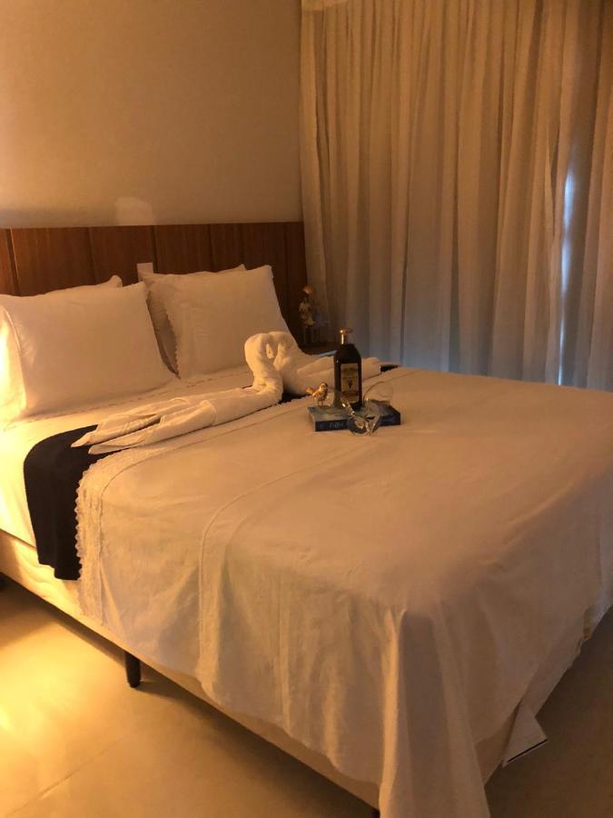 Magnifico Apartamento: Beachfront Charm With 3 Ac & 4 Balconies Apartment