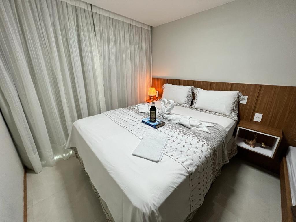 Magnifico Apartamento: Beachfront Charm With 3 Ac & 4 Balconies Apartment *