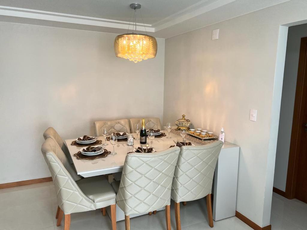 Magnifico Apartamento: Beachfront Charm With 3 Ac & 4 Balconies *