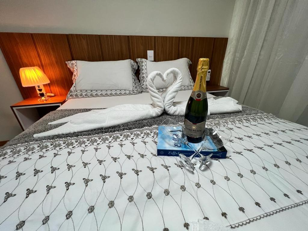Magnifico Apartamento: Beachfront Charm With 3 Ac & 4 Balconies Apartment *